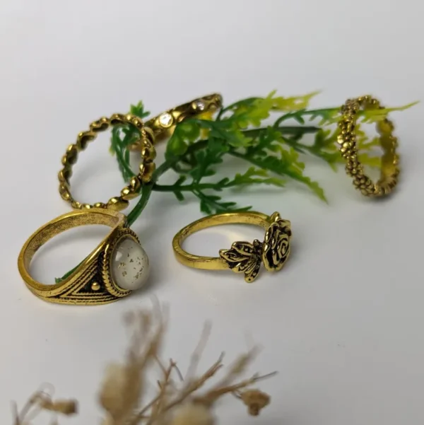 Elegant Hollow Flower Ring Set - Classic Vintage Style Stacking Rings for Women - Adjustable and Chic Fashion Jewelry - Perfect Wedding, Party, or Gift for Her - Image 6