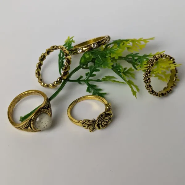Elegant Hollow Flower Ring Set - Classic Vintage Style Stacking Rings for Women - Adjustable and Chic Fashion Jewelry - Perfect Wedding, Party, or Gift for Her - Image 4